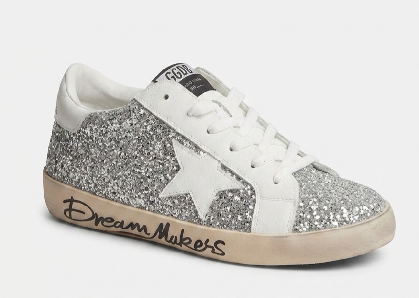کفش اسنیکر زنانه گلدن گوس (Golden Goose) مدل Super-Star نقره‌ای اکلیلی با نوشته Dream Makers ‌