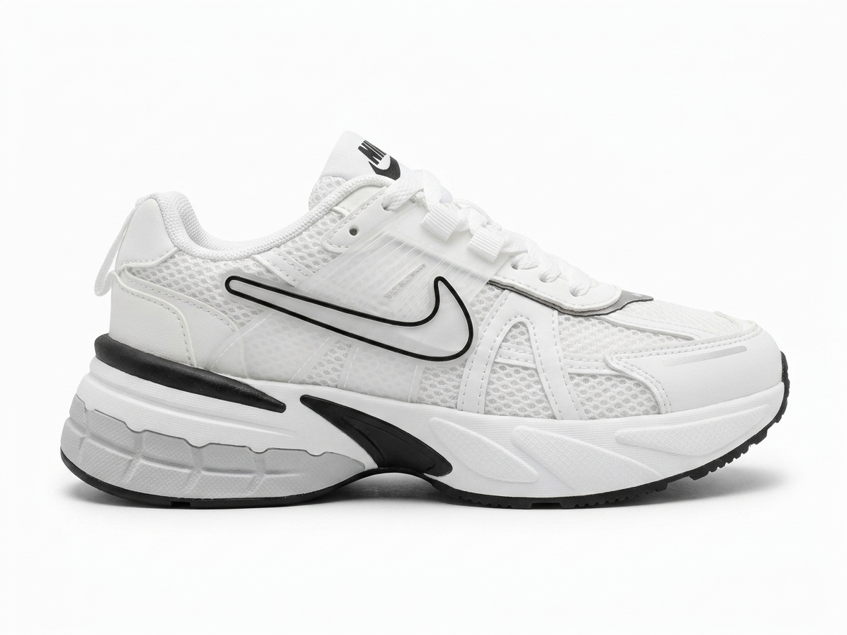کفش ورزشی نایک (Nike) مدل V2K Run - رنگ سفید با جزئیات نقره‌ای و مشکی ‌
