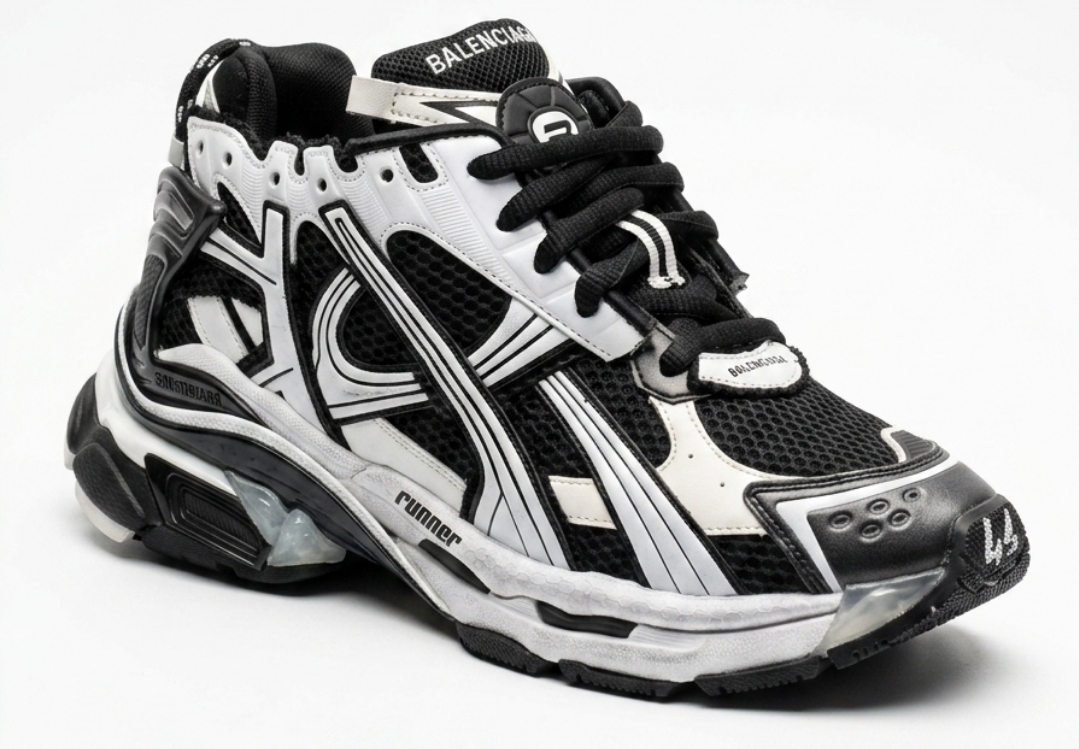 کفش ورزشی بالنسیاگا مدل رانر (Balenciaga Runner) رنگ مشکی و سفید