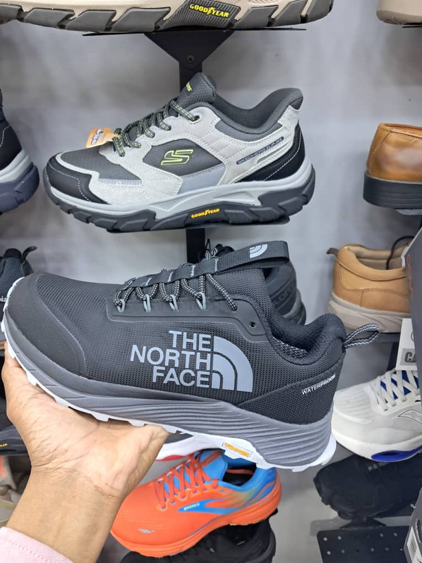 کفش پیادهروی و طبیعتگردی مردانه نورث فیس The North Face مدل ضد آب با زیره ویبرام رنگ مشکی