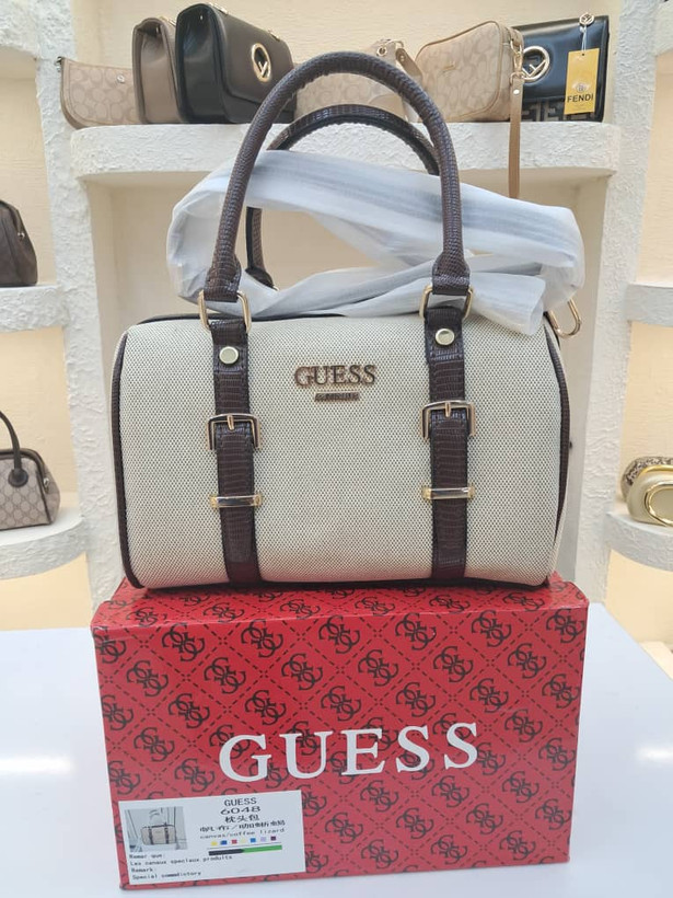کیف دستی و دوشی زنانه گس مدل باگت برزنتی طرح دار کرم مشکی Guess Canvas and Lizard-Effect Leather Women Satchel Bag - Beige/Black